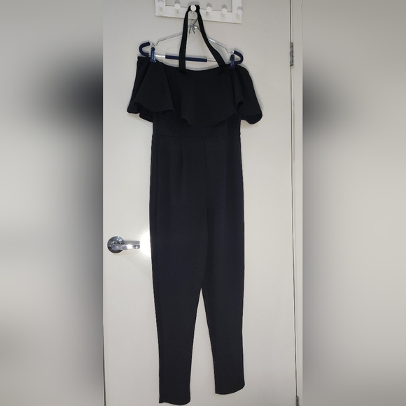 Boohoo Pants - Halter Neck Cold Shoulder Ruffle Jumpsuit/ Black - Size 14AU
